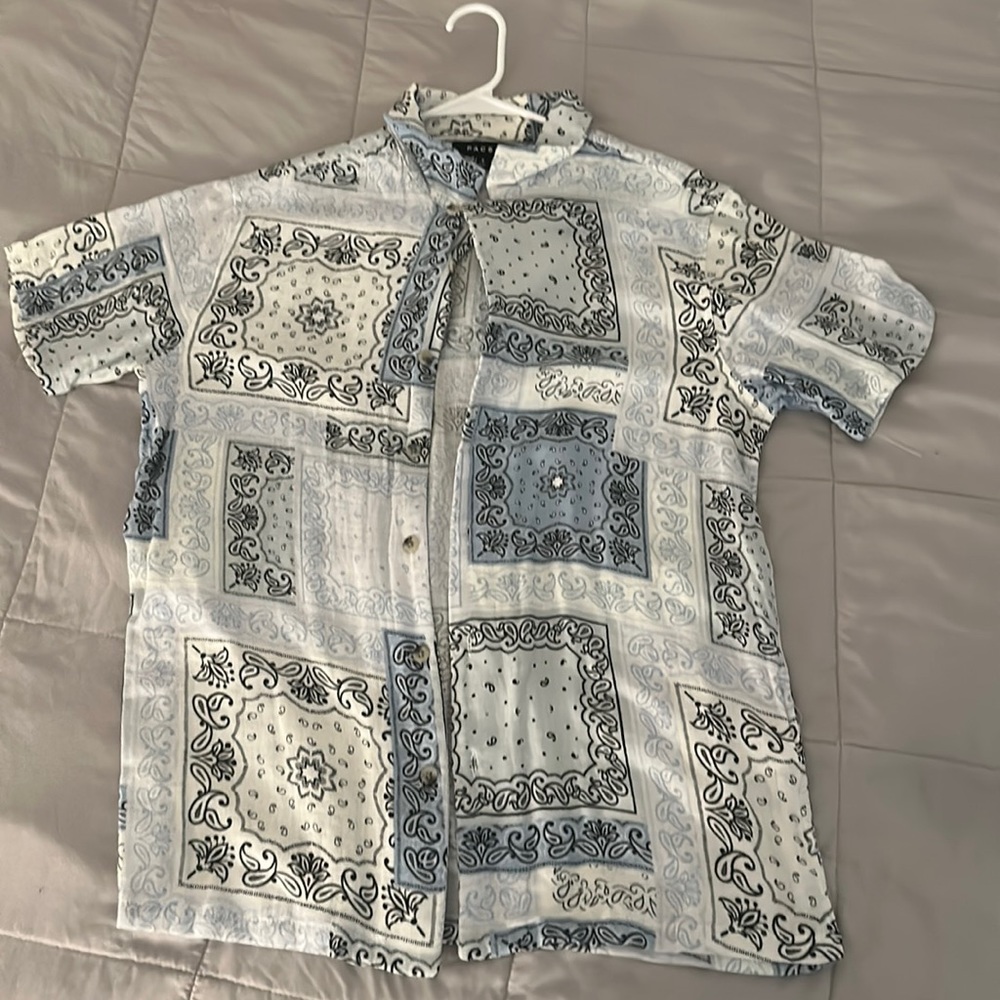 PacSun Men’s Paisley Button Up Blue